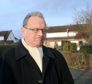 L'UMP retire son investiture à Vanneste sans prononcer son exclusion pour son dérapage homophobe