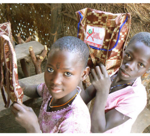 Opération : 2€ = 1 Kit Scolaire un programme créé par Planète Urgence pour encourager l’accès à l’éducation dans les pays du Sud