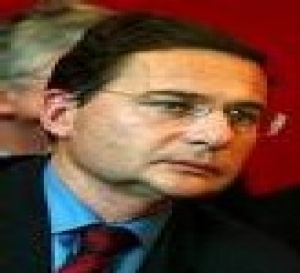 Eric Besson 'plutôt favorable' à la TVA sociale