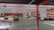 Voilà à quoi ressemble l’entrepôt de l’une des plus grandes entreprises de logistique chinoise, STO Express, où un essaim de centaines de robots de tri...   By.mp4