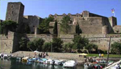 Deux chapitaux du cloître des Dominicains de Collioure en vente à New-York