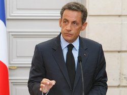 Sarkozy : opération séduction pour vers les jeunes afin de renouer avec les Français