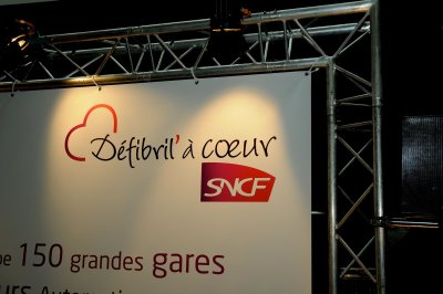 SNCF a présenté sa première rame TGV Est  équipée d’un défibrillateur