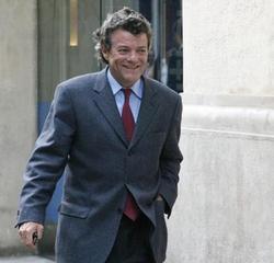 Jean-Louis BORLOO définit une politique industrielle ambitieuse au service des filières vertes d’avenir Jean-Louis BORLOO définit une politique industrielle ambitieuse au service des filières vertes d’avenir