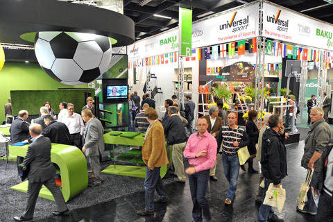 Au FSB 2011, l’European Waterpark Association (EWA) et Koelnmesse présentent l’exposition spéciale « Piscines – utopies matérialisées » Au FSB 2011, l’European Waterpark Association (EWA) et Koelnmesse présentent l’exposition spéciale « Piscines – utopies matérialisées »
