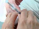 Le premier vaccin contre le cancer du col de l'utérus disponible en France Le premier vaccin contre le cancer du col de l'utérus disponible en France