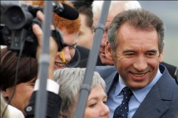 La France a besoin d'une politique courageuse, affirme Bayrou