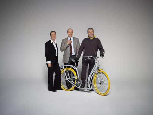 Philippe Starck, avec le concours des Bordelais, conçoit un vélo-patinette innovant avec Peugeot