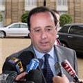 Hollande estime que Sarkozy « n'a pas à décider de tout, concentrer tout » Hollande estime que Sarkozy « n'a pas à décider de tout, concentrer tout »