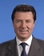Christian Estrosi en Martinique : le bilan sera lourd Christian Estrosi en Martinique : le bilan sera lourd