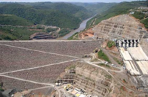 le barrage de Foz do Chapeco au Brésil
