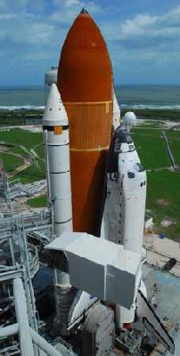 La navette spatiale Discovery sur son pas de tir au Kennedy Space Center, le 30 sept.(NASA/AP)