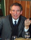 Municipales: Bayrou en faveur d'un 'partenariat' avec Juppé à Bordeaux