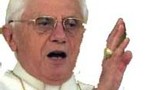 Benoît XVI alors qu'il était encore président de la Congrégation de la doctrine de la foi 